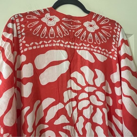 NEW! Vince Camuto Designer Coral and White Patterned Kimono OSFM - Picture 15 of 16